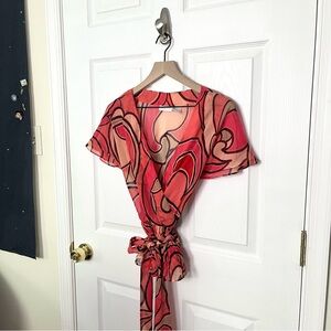 ✧･ﾟabstract pink belted blouse